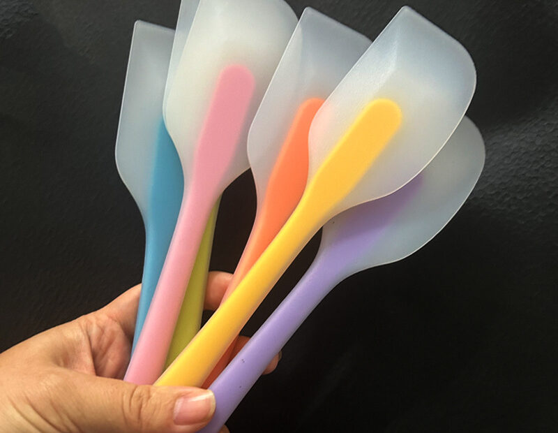 Silicone cake spatula